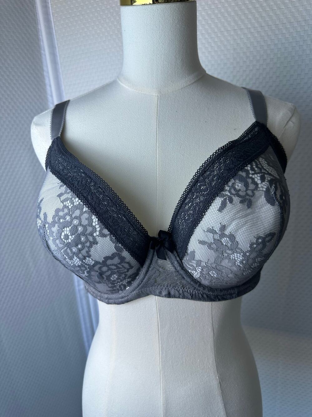 Adore Me Gray Padded Lace 42DD Underwire Bra